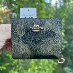 COACH Snap Wallet In Signature Canvas Camouflage Print w Gold Hardware NWT